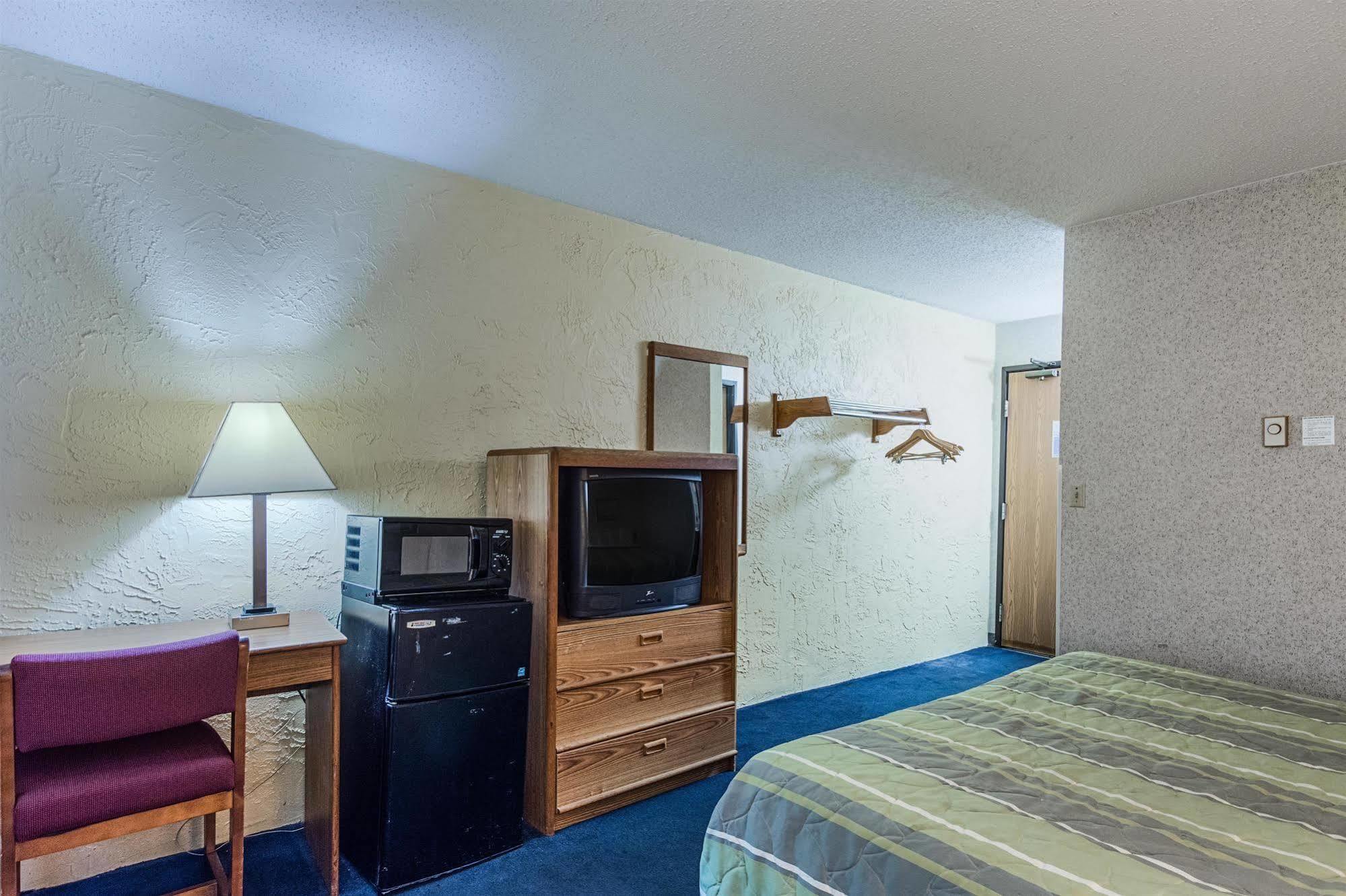 Rodeway Inn Cascade Exterior photo